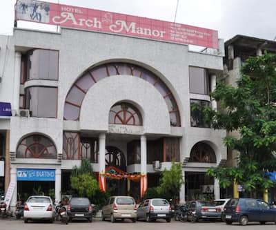 https://imgcld.yatra.com/ytimages/image/upload/t_hotel_yatra_city_desktop/v1478685776/Domestic Hotels/Hotels_Bhopal/Hotel Arch Manor/Overview.jpg